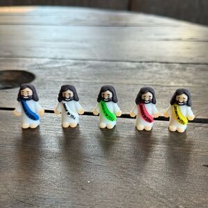 ⚡ 5 Miniature Jesus Figurine Set - Multicolor